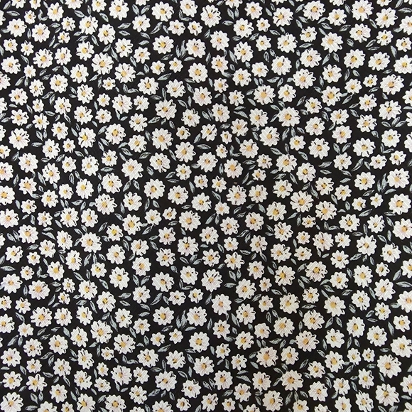 Chic Black and White Floral A-Line Skirt Size S - Picture 2 of 11